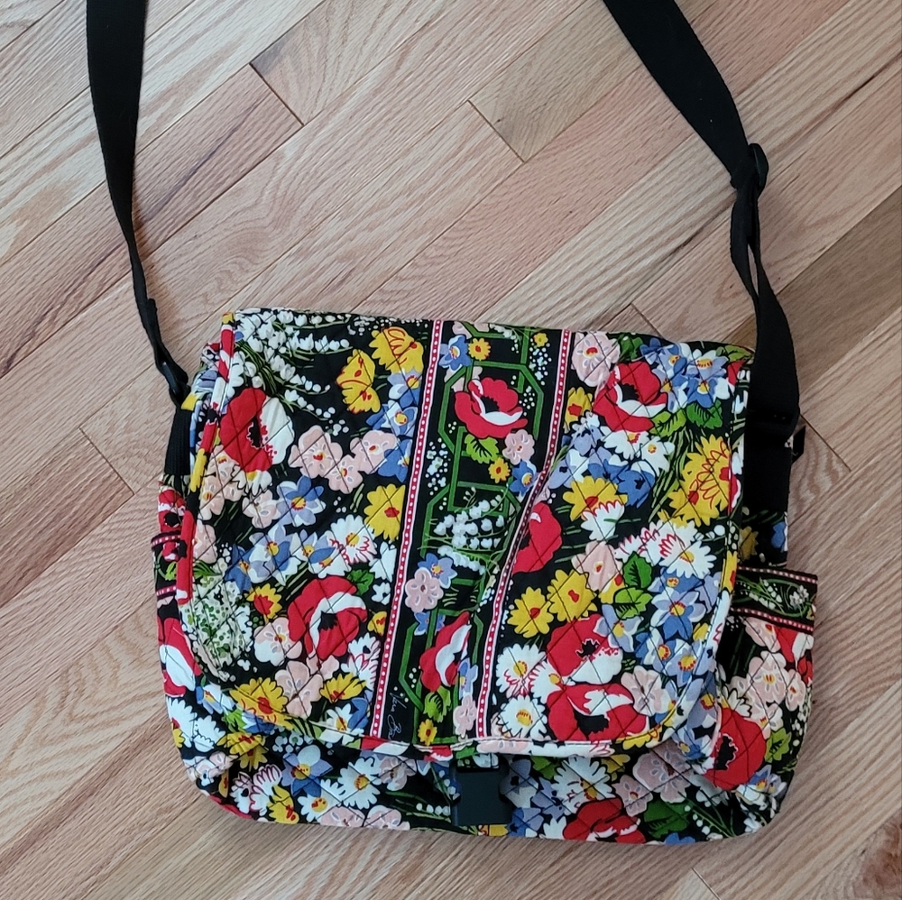 Vera Bradley Poppy fields messenger bag